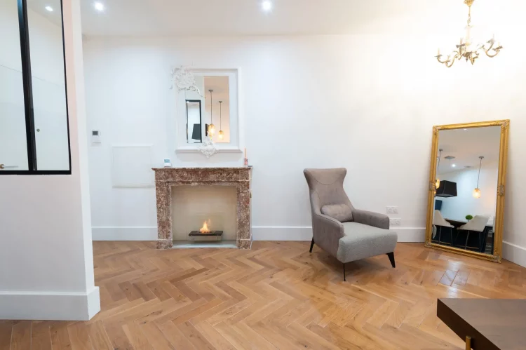 love-room-spa-belfort-vue-large-salon-depuis-canape